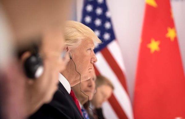 京海配资 关税战还没打明白, 特朗普就盯上解放军, 狂砸1500亿要再压中国一代